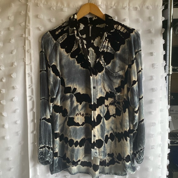 Young Fabulous & Broke Tops - Young Fabulous & Broke velour button down blouse.